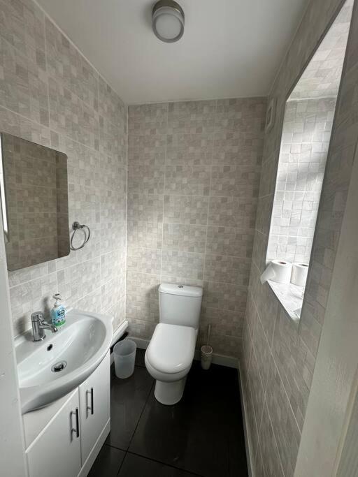 Sage House - City Centre Hanley, Alton Towers Stoke-on-Trent ภายนอก รูปภาพ